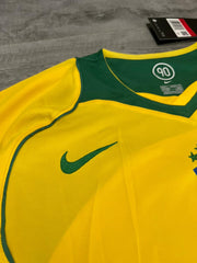 Retro - 2004 Camiseta Brasil Local (Ronaldinho)