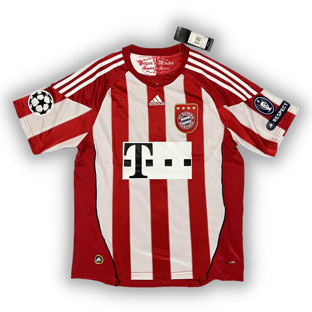 Retro - 2010-11 - Bayern Munich Local (Robben)