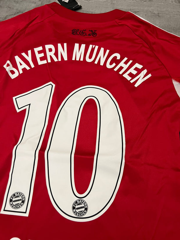 Retro - 2010-11 - Bayern Munich Local (Robben)